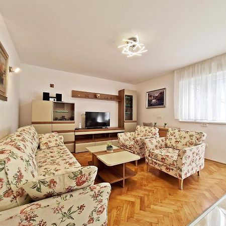 Split City Apartment Rosemary מראה חיצוני תמונה