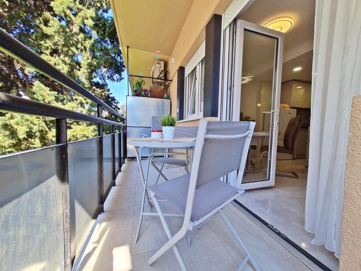 Split City Apartment Rosemary מראה חיצוני תמונה