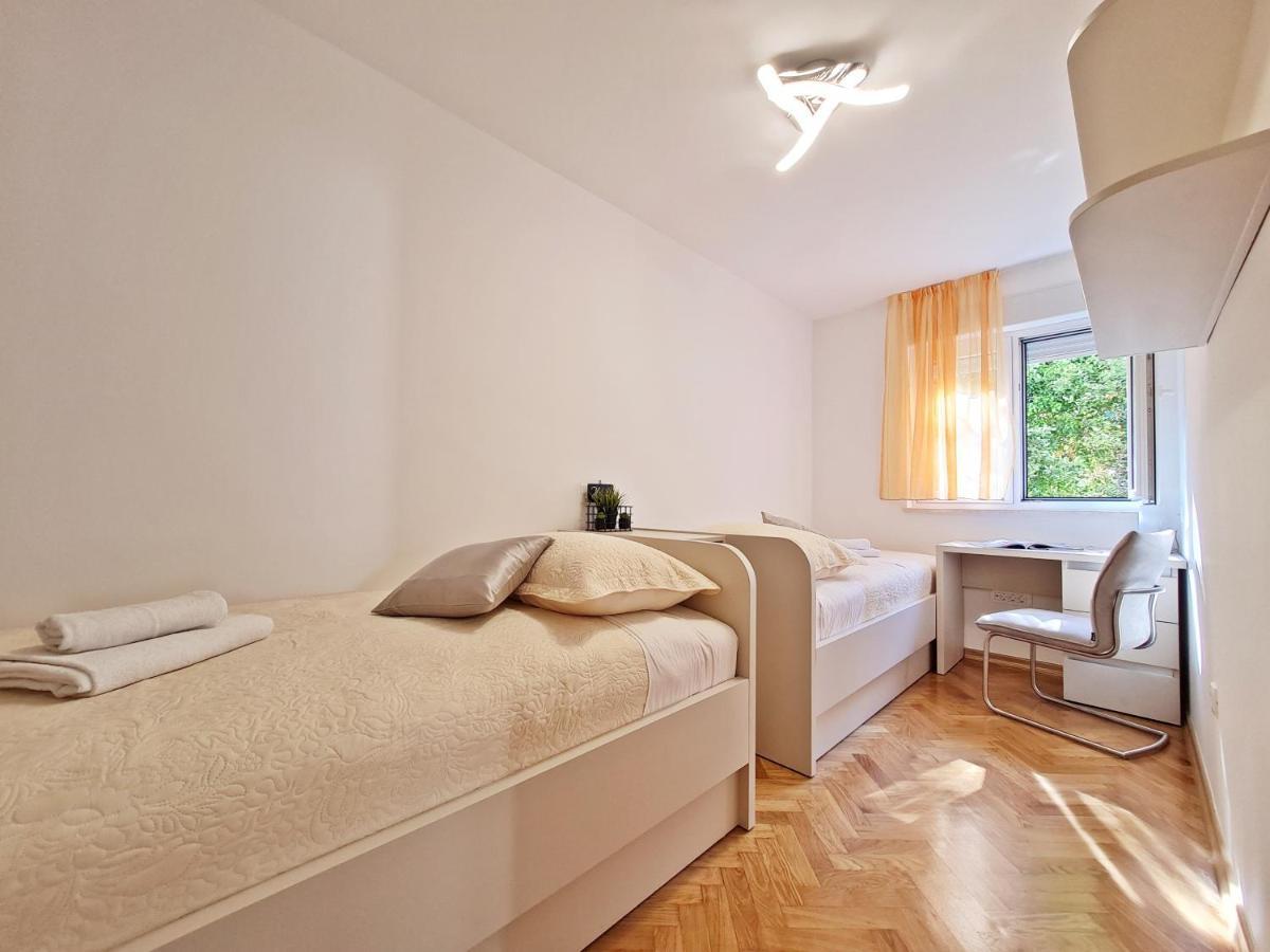 Split City Apartment Rosemary מראה חיצוני תמונה