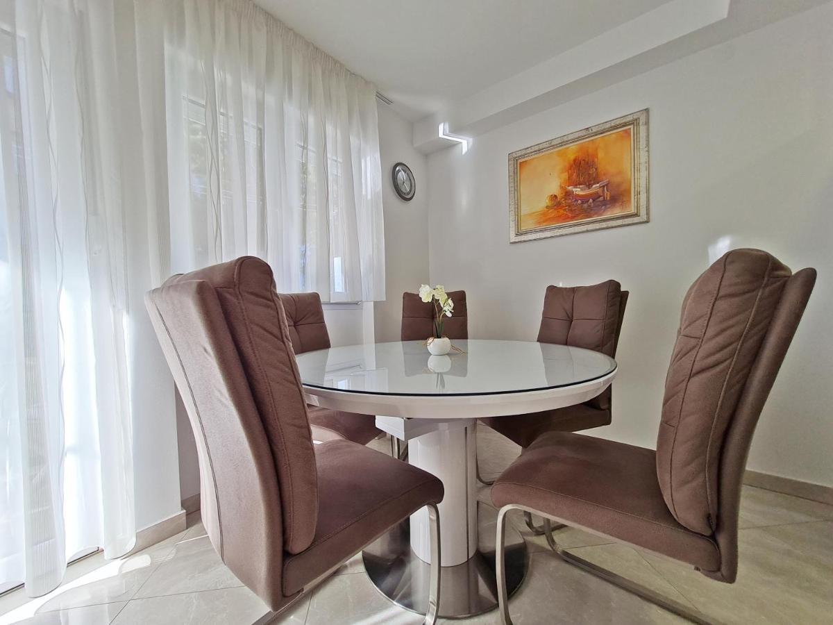 Split City Apartment Rosemary מראה חיצוני תמונה