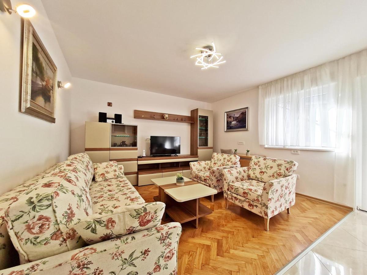 Split City Apartment Rosemary מראה חיצוני תמונה