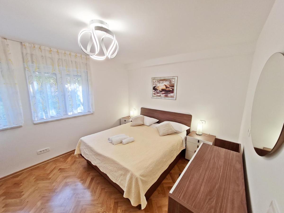 Split City Apartment Rosemary מראה חיצוני תמונה