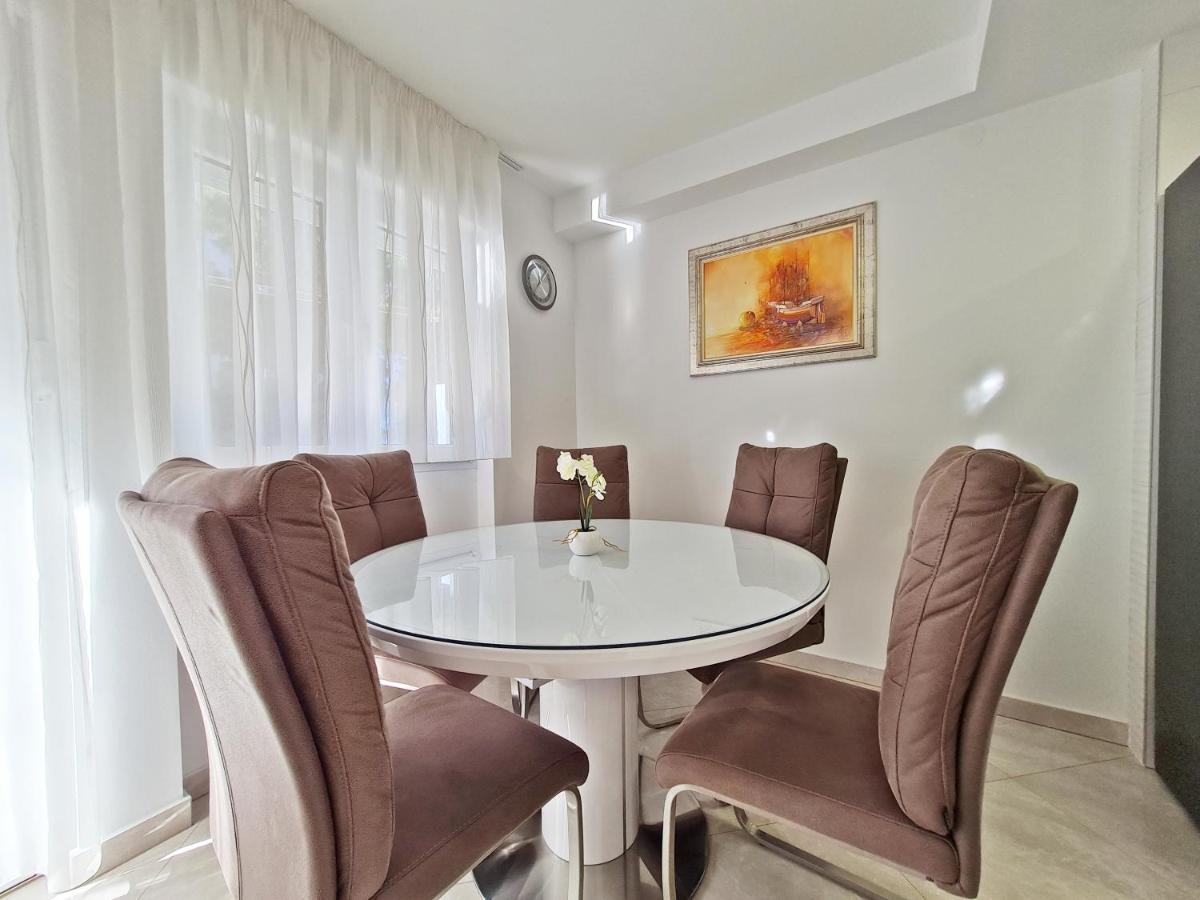 Split City Apartment Rosemary מראה חיצוני תמונה